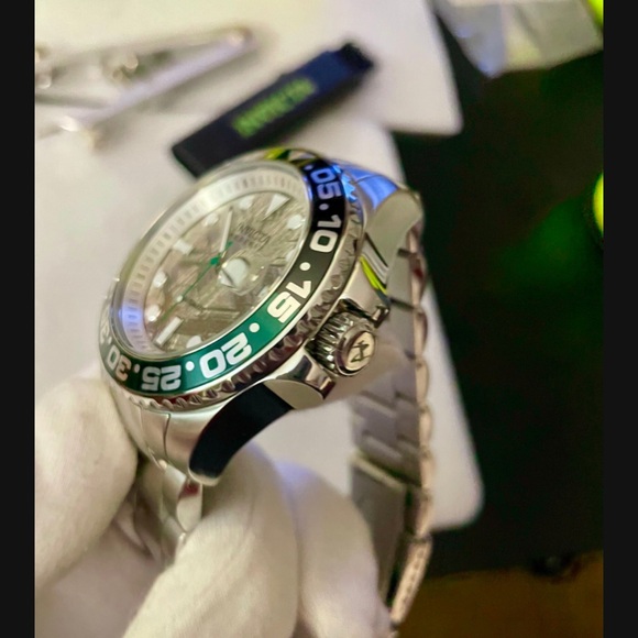 Invicta Reserve 34201 Genuine Meteorite Dial Watch - Picture 3 of 12